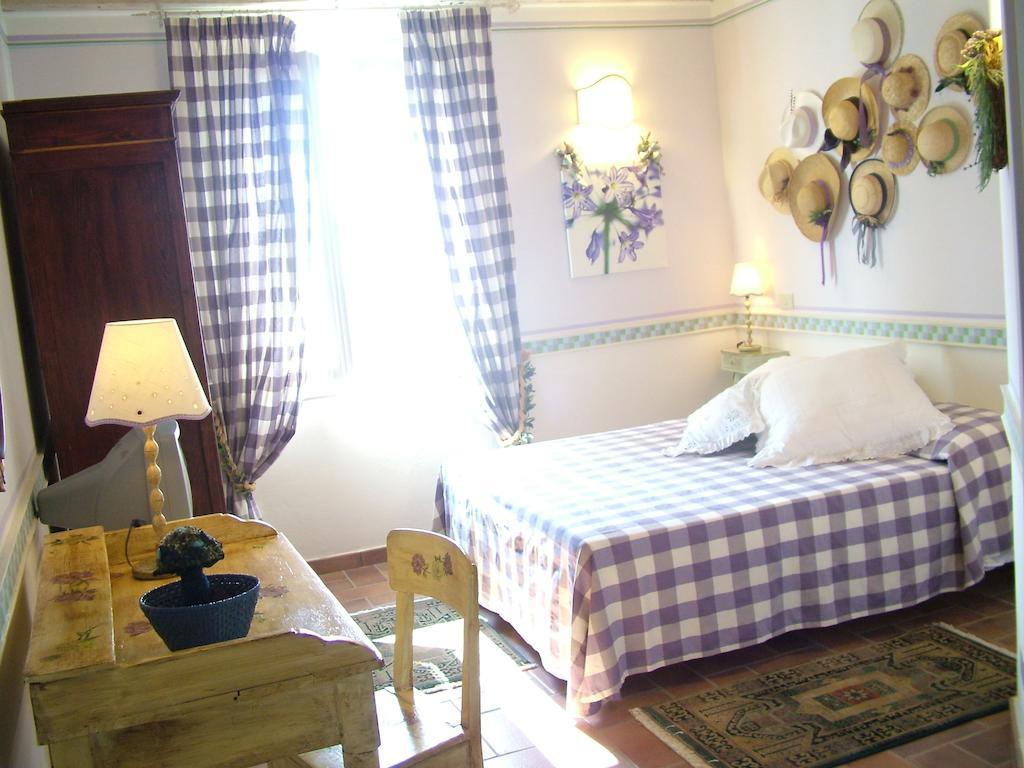 La Meridiana Sambuco  部屋 写真